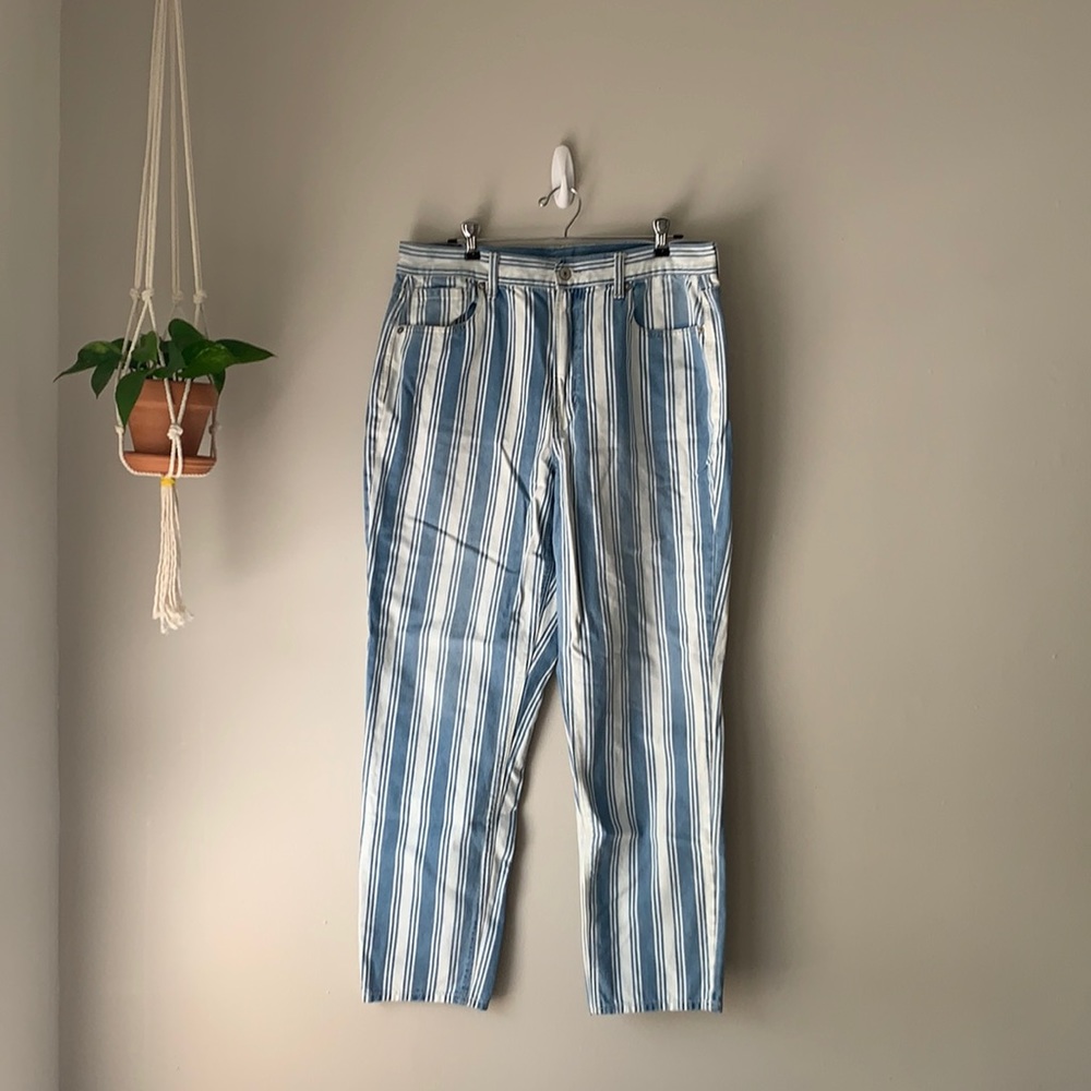 ☮️ American Eagle Striped Mom Jeans
